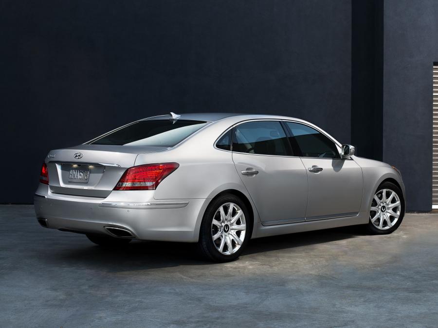  Hyundai Equus 2010 года  (US) (фото 45 из 68)